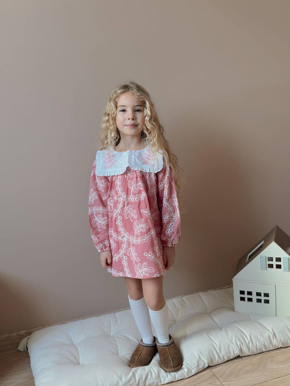 Yaka Nakışlı Brode Kız Çocuk Elbise