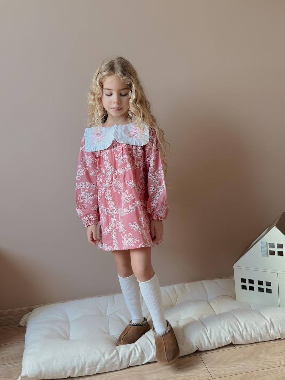 Yaka Nakışlı Brode Kız Çocuk Elbise - Görsel 3