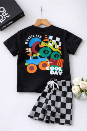 Alternative view of Damalı Şortlu Takım